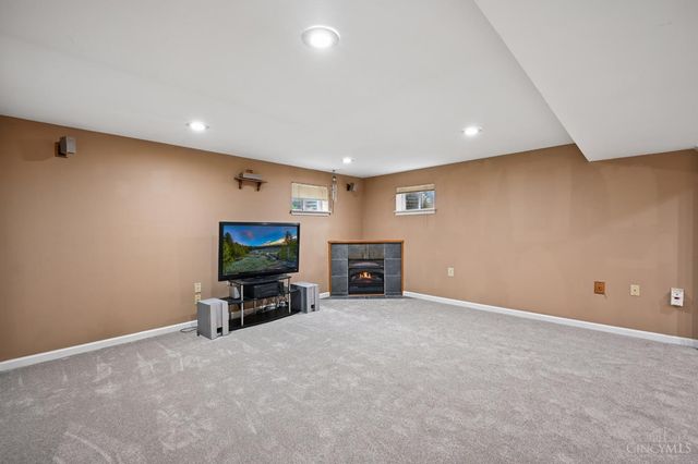 8592 Sunmont Drive, Anderson Twp, OH 45255