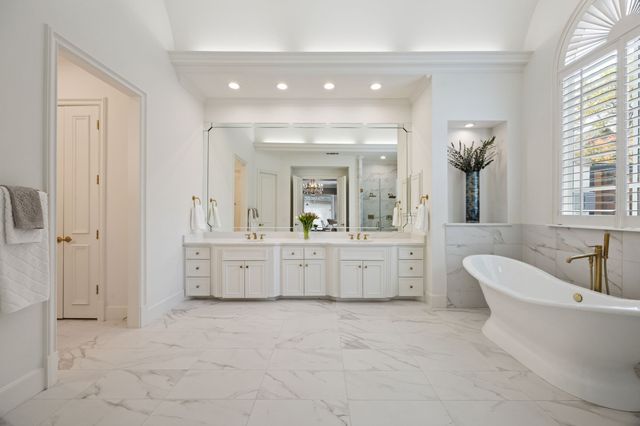 13 Downs Lake Circle, Dallas, TX 75230