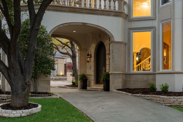 13 Downs Lake Circle, Dallas, TX 75230