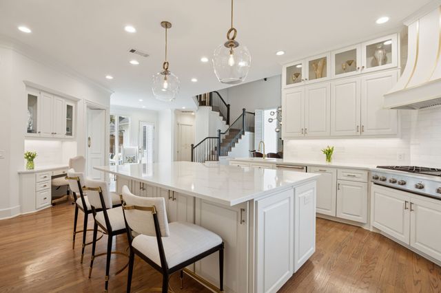 13 Downs Lake Circle, Dallas, TX 75230