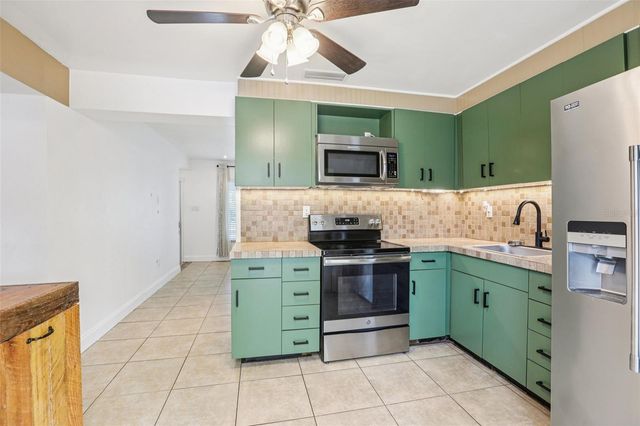 7017 MEADOWLAWN DRIVE N, St Petersburg, FL 33712