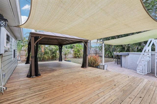 7017 MEADOWLAWN DRIVE N, St Petersburg, FL 33712