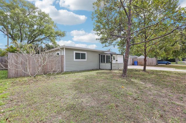 7017 MEADOWLAWN DRIVE N, St Petersburg, FL 33712