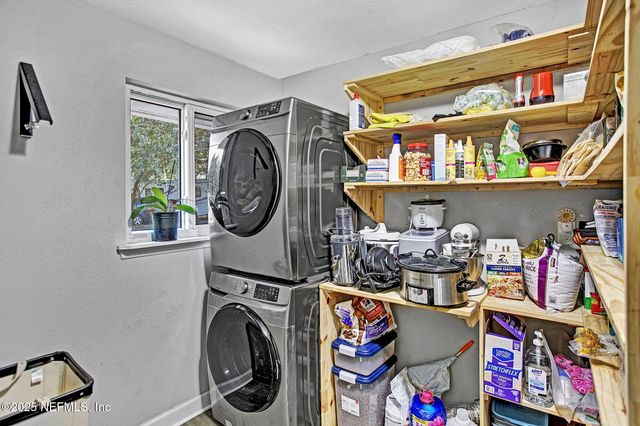 1542 CELLAR Circle, Jacksonville, FL 32225