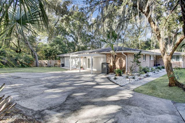 1542 CELLAR Circle, Jacksonville, FL 32225