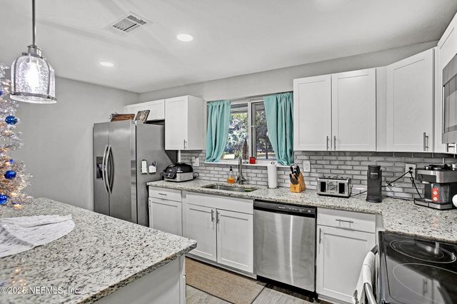 1542 CELLAR Circle, Jacksonville, FL 32225