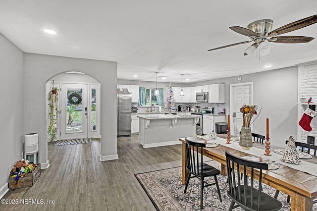 1542 CELLAR Circle, Jacksonville, FL 32225