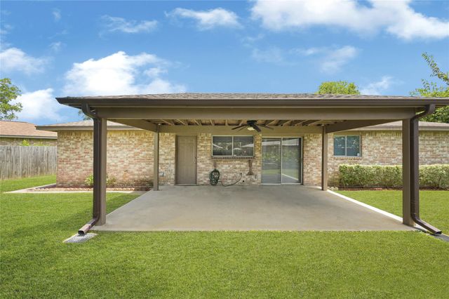 6210 Westwick Drive, Houston, TX 77072