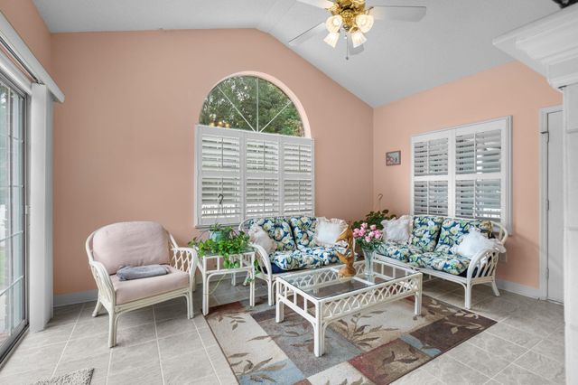 482 Shellbank Dr., Longs, SC 29568