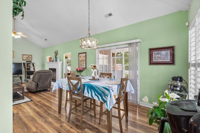 482 Shellbank Dr., Longs, SC 29568