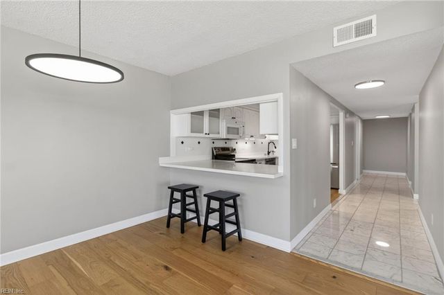 3288 Page Ave Apt 710, Virginia Beach, VA 23451