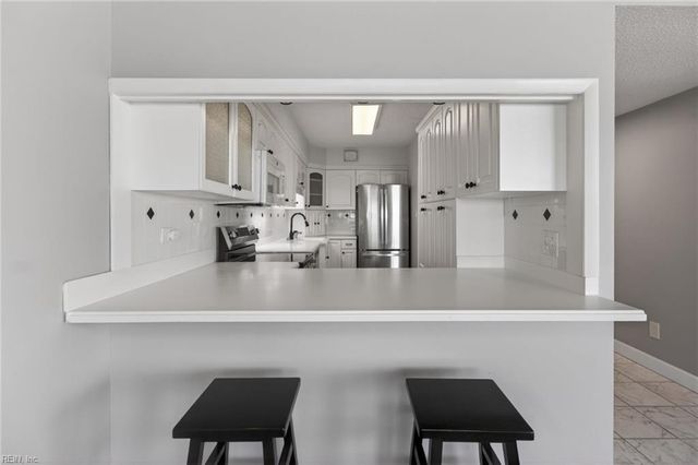 3288 Page Ave Apt 710, Virginia Beach, VA 23451