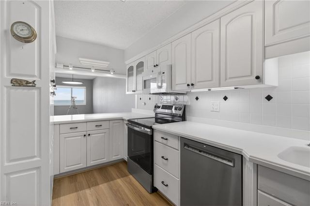 3288 Page Ave Apt 710, Virginia Beach, VA 23451