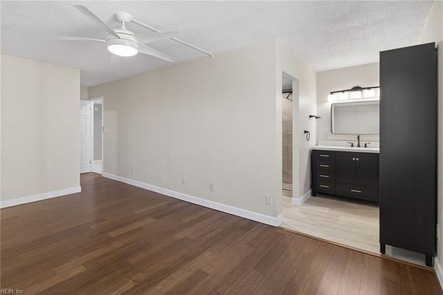 3288 Page Ave Apt 710, Virginia Beach, VA 23451