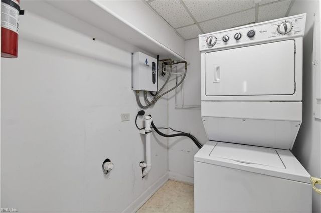 3288 Page Ave Apt 710, Virginia Beach, VA 23451