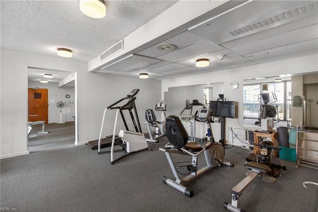 3288 Page Ave Apt 710, Virginia Beach, VA 23451