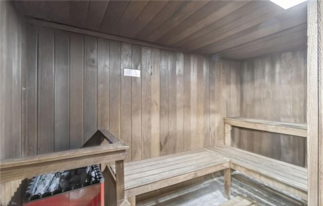 3288 Page Ave Apt 710, Virginia Beach, VA 23451