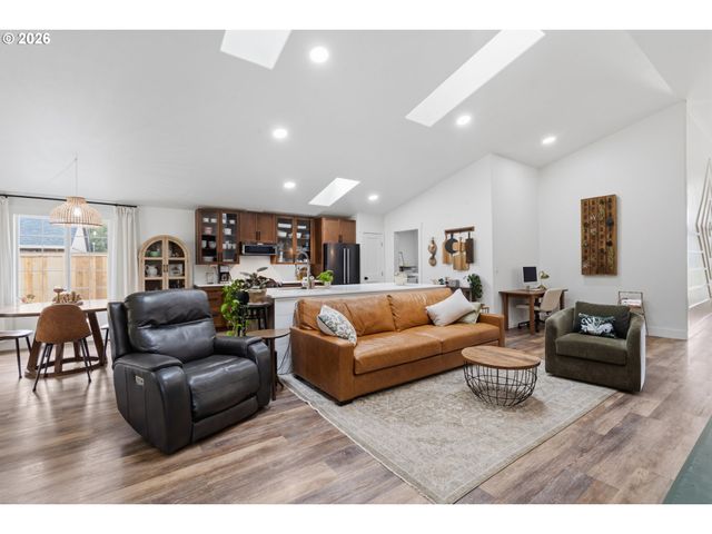 1267 GRANT St, Philomath, OR 97370