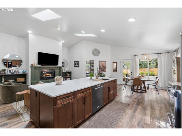 1267 GRANT St, Philomath, OR 97370