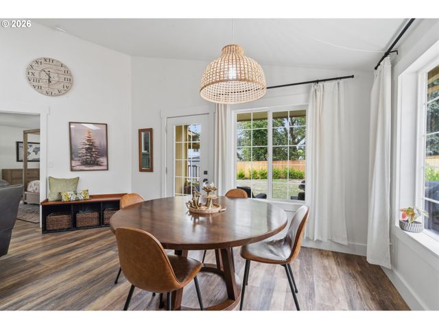 1267 GRANT St, Philomath, OR 97370