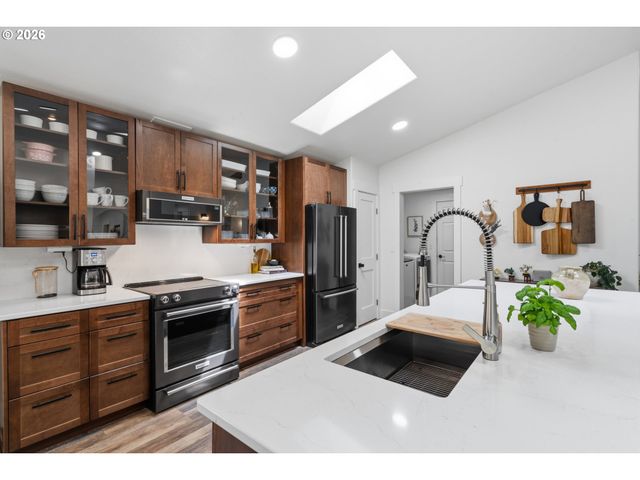 1267 GRANT St, Philomath, OR 97370