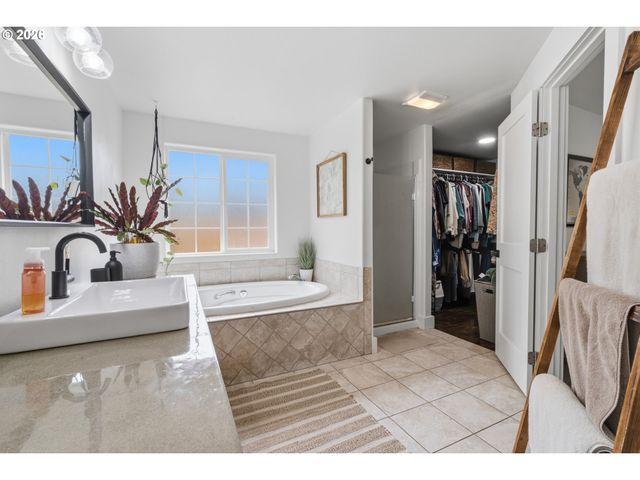 1267 GRANT St, Philomath, OR 97370