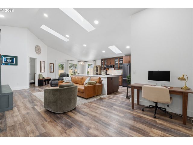 1267 GRANT St, Philomath, OR 97370