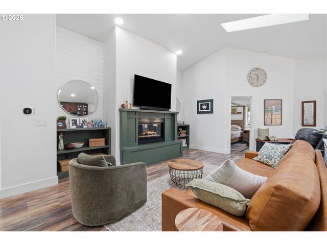 1267 GRANT St, Philomath, OR 97370