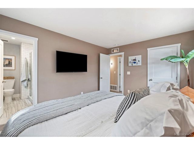 6927 Newcombe St, Arvada, CO 80004