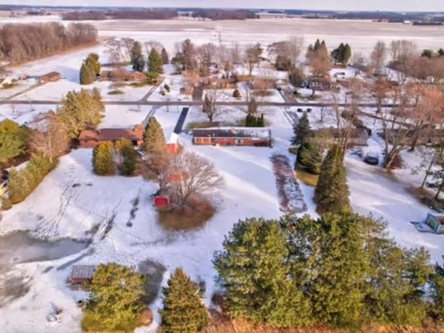 1484 S Beyer Road, Saginaw, MI 48601