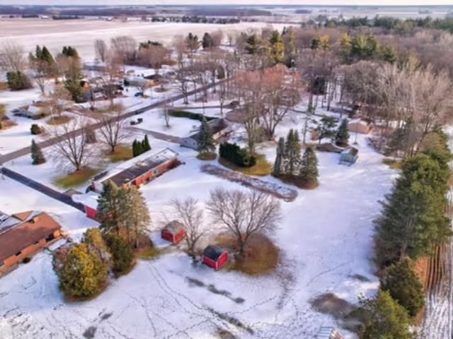 1484 S Beyer Road, Saginaw, MI 48601