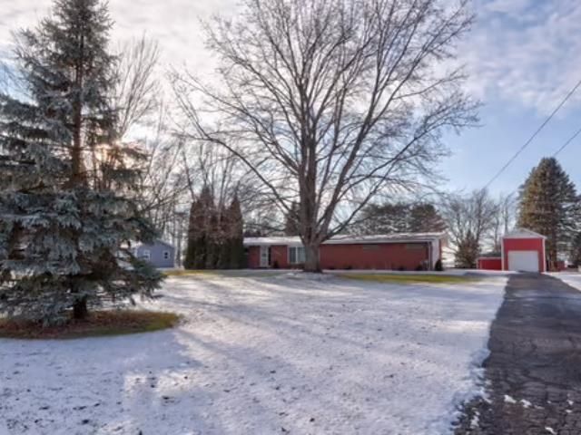 1484 S Beyer Road, Saginaw, MI 48601