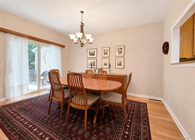61 Willow Ridge Drive, Smithtown, NY 11787