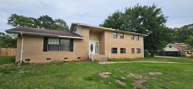 1638 Denton Road, Dothan, AL 36303