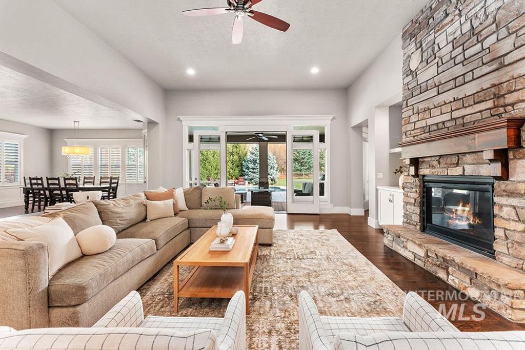 1102 N Lionbridge Ave, Eagle, ID 83616 photo 4