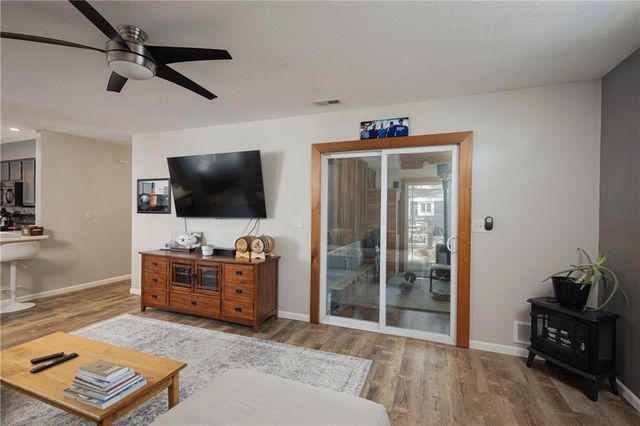 2508 Crestline Court, Lawrence, KS 66407