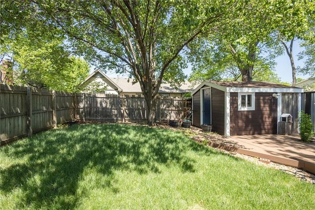 2508 Crestline Court, Lawrence, KS 66407