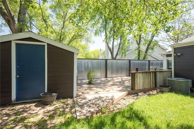 2508 Crestline Court, Lawrence, KS 66407