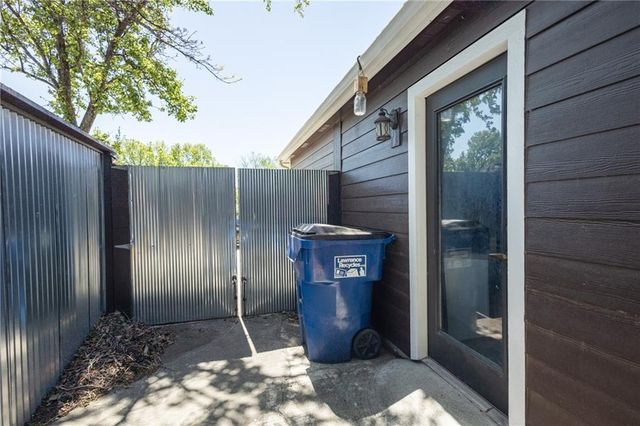 2508 Crestline Court, Lawrence, KS 66407