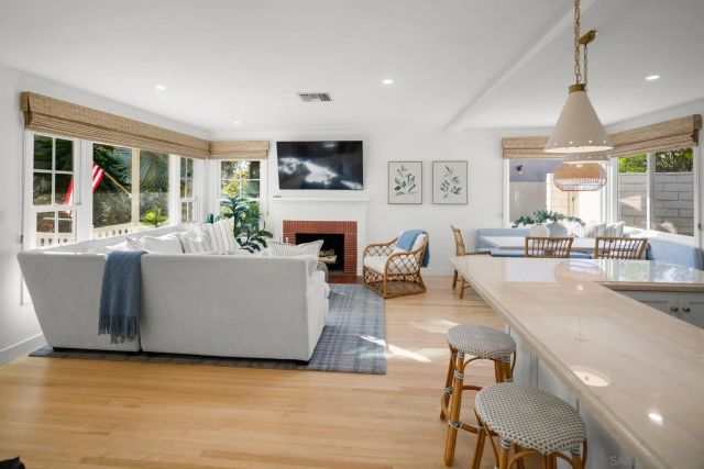 909 1st St, Coronado, CA 92118