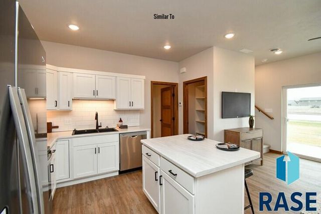 6103 S Alki Pl Place, Sioux Falls, SD 57108