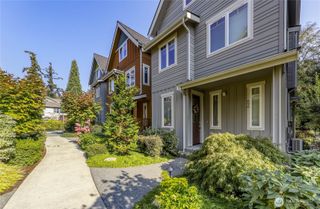 690 Wintersweet Road NE, Bainbridge Island, WA 98110