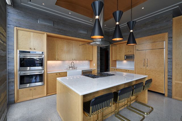 200 W Grand Avenue 2700, Chicago, IL 60654