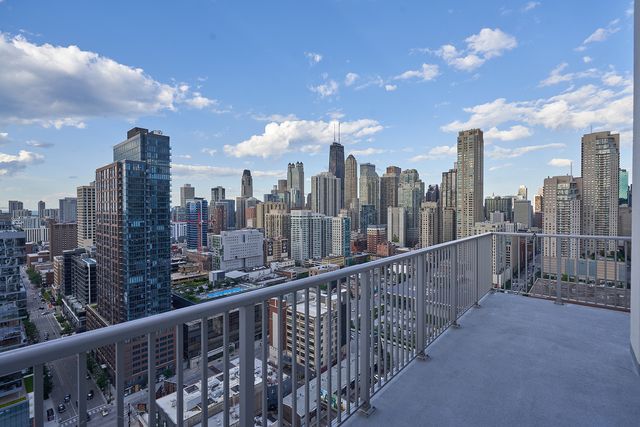200 W Grand Avenue 2700, Chicago, IL 60654