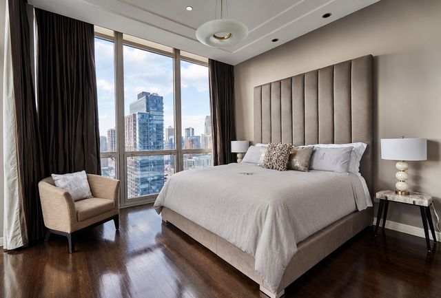 200 W Grand Avenue 2700, Chicago, IL 60654