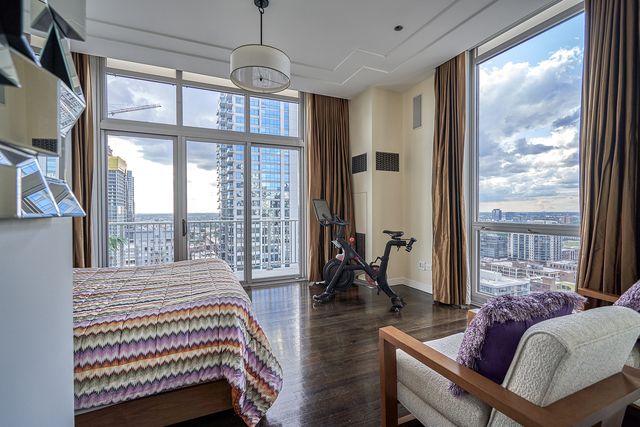 200 W Grand Avenue 2700, Chicago, IL 60654