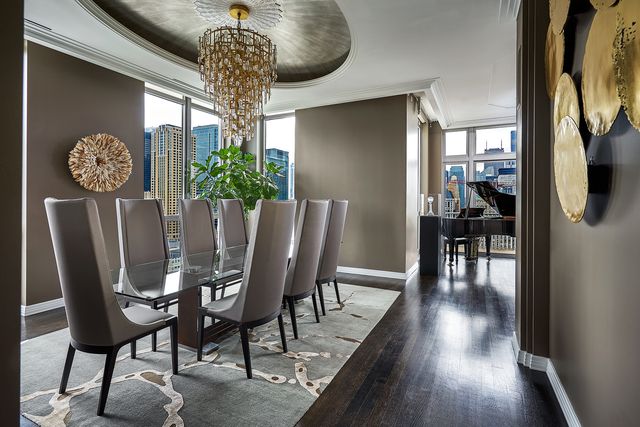 200 W Grand Avenue 2700, Chicago, IL 60654
