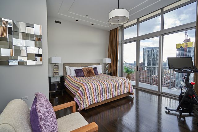 200 W Grand Avenue 2700, Chicago, IL 60654