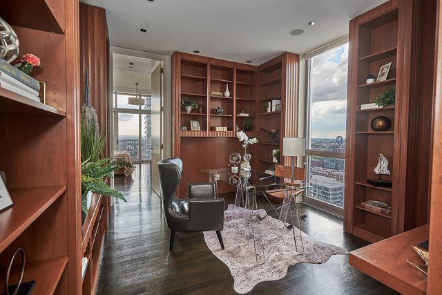 200 W Grand Avenue 2700, Chicago, IL 60654