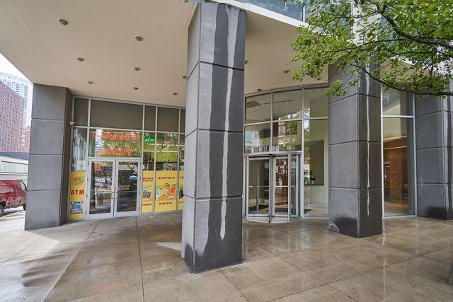 200 W Grand Avenue 2700, Chicago, IL 60654